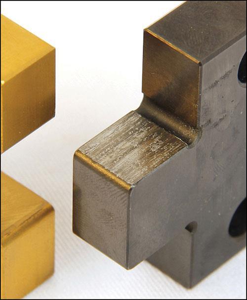 Các yếu tố gây mòn khuôn mẫu và cách khác phục